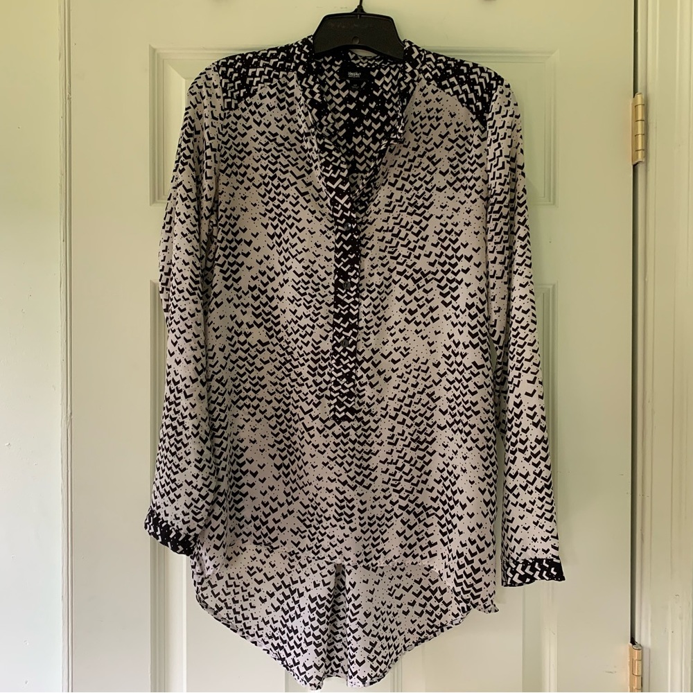 Small black and white Mossimo tunic